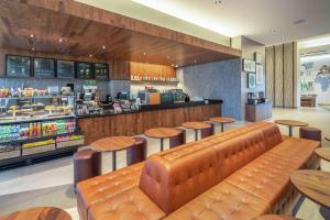 Lounge nebo bar v ubytování Hilton Miami Dadeland