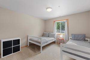 Postel nebo postele na pokoji v ubytování Cairn Cottage