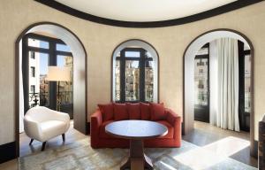 Hotel Montera Madrid, Curio Collection By Hilton的休息区