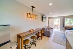 Gallery image of Lovely Lakeport Retreat with Smart TV Walk to Pier! in Lakeport
