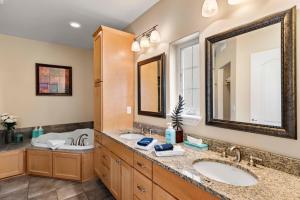 Ένα μπάνιο στο Apres Ski Chalet - Meredith Lodging +23 φωτογραφίες