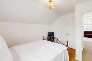 Gambar di galeri bagi CedarGrove Hideaway - Apartment di Montgomery +5 gambar