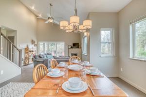 Χώρος καθιστικού στο The Sandpiper - Rockaway - Meredith Lodging