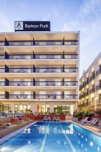 Afbeelding uit fotogalerij van AQUA Hotel Bertran Park in Lloret de Mar