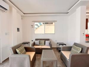 Gallery image of Casa Halley #4 con vista al mar y piscina , 2 pisos - Villamil Playas , Data de Villamil in Playas