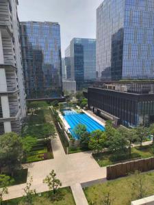 Вид на басейн у Fuan Hotel - Shenzhen International Convention and Exhibition Center Branch або поблизу