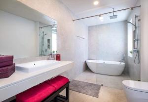 Ванная комната в Private pool villa in Rawai