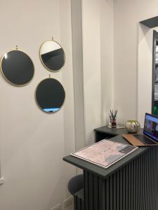 TV a/nebo společenská místnost v ubytování La Lepre Artemide