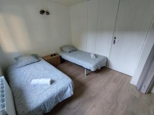 Fotografia z galérie ubytovania T2 bis Confort avec 5 couchages individuels et parking privé v destinácii Villeurbanne