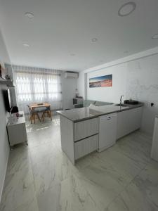 Kuchyňa alebo kuchynka v ubytovaní Apartamento Costa de Almería a 50m Playa San Miguel