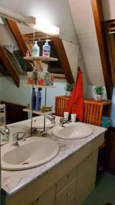 Fotografie z fotogalerie ubytování Appartement "Au Cœur du Parc Tropical" v destinaci Saint-Claude + 31 fotografií