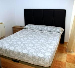 Posteľ alebo postele v izbe v ubytovaní Apartamentos Atlas Terrassa II