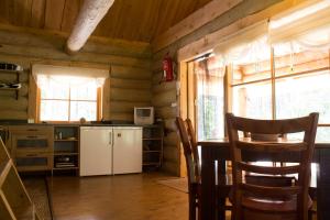 Köök või kööginurk majutusasutuses Kadaka-Hansu Holiday House