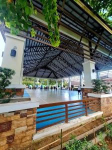 Bazén v ubytování Cebu One Oasis Fully Furnished Studio with balcony nebo v jeho okolí