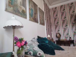 Posezení v ubytování Rose's room