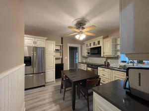 Η κουζίνα ή μικρή κουζίνα στο THE RED STAR ROOM B