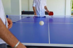 Lauatennis majutusasutuses Villaggio Mirzaani Resort või selle läheduses