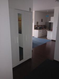 Kuchyň nebo kuchyňský kout v ubytování Apartmán Rezidence Moser-free parking garage