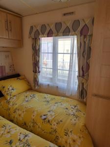 Ένα ή περισσότερα κρεβάτια σε δωμάτιο στο Seaview +30 φωτογραφίες