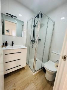 A bathroom at SILVER -Apartamentos Birdie-