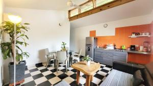 Køkken eller tekøkken på Republika Airbnb