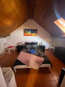 Ένα ή περισσότερα κρεβάτια σε δωμάτιο στο Buganvilla Alentejo +29 φωτογραφίες