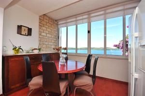 Γενική θέα στη θάλασσα ή θέα στη θάλασσα από  αυτό το διαμέρισμα