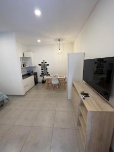 Una cocina o kitchenette en Luxury Apartments