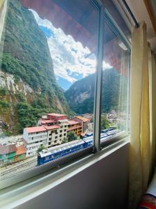 Ein allgemeiner Bergblick oder ein Berglick von des Hotels aus