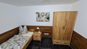 Ein Sitzbereich in der Unterkunft Handwerkerwohnung-Monteurunterkunft