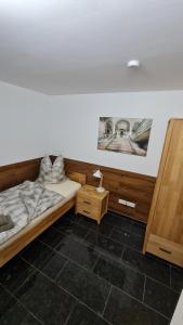 Ein Bett oder Betten in einem Zimmer der Unterkunft Handwerkerwohnung-Monteurunterkunft