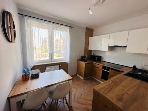 Kuchnia lub aneks kuchenny w obiekcie Apartament Neustettin-Polna Szczecinek