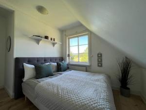 Postel nebo postele na pokoji v ubytování Luxury Spa Villa - Pool Sauna Hottub
