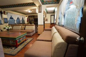Little Tibet Resort Mall Road的休息区