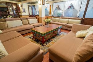 Little Tibet Resort Mall Road的休息区