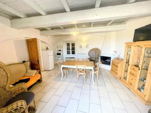 3 guests apt Spoleto Pool site - With infinity pool, extensive grounds廚房或簡易廚房