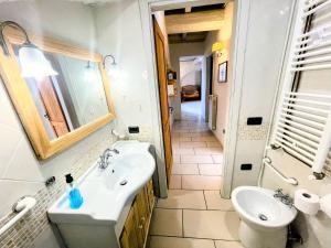 3 guests apt Spoleto Pool site - With infinity pool, extensive grounds衛浴