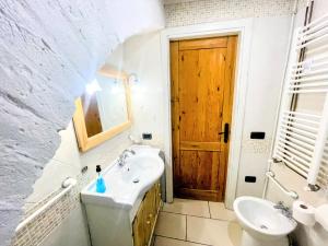 3 guests apt Spoleto Pool site - With infinity pool, extensive grounds衛浴