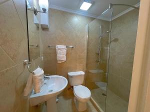 Koupelna v ubytování Diamante 242 ST Town home in Gold Coast 2 Bedrooms 3 Bath 3 Community Pools
