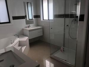 Kúpeľňa v ubytovaní 6 rooms villa