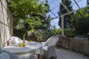 Vonkajšia záhrada v ubytovaní Suncana Apartments Dubrovnik