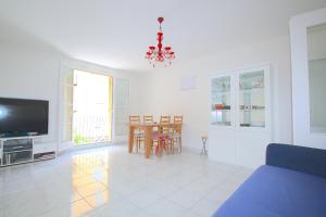 אזור ישיבה ב-Long stay in Old town of Nice, Castle Hill