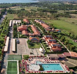 an aerial view of a resort with a swimming pool at Rosa Dei Venti in Vada