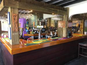 Sohvabaar või baar majutusasutuses The Ship and Pilot Inn