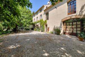 Το κτήριο όπου στεγάζεται  το bed & breakfast