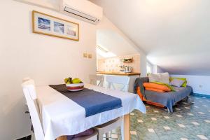 Posedenie v ubytovaní Apartmani Utmar Cres