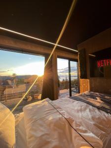 Ein Bett oder Betten in einem Zimmer der Unterkunft Hide Hut - Amazing view 50 min from Oslo