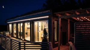 Das Gebäude in dem sich das Ferienhaus befindet