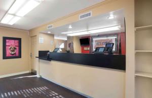 a lobby with a reception counter in a hospital at Extended Stay America Suites - San Diego - Sorrento Mesa in Sorrento