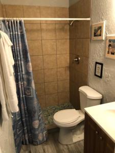 Vannituba majutusasutuses Surfside Suites